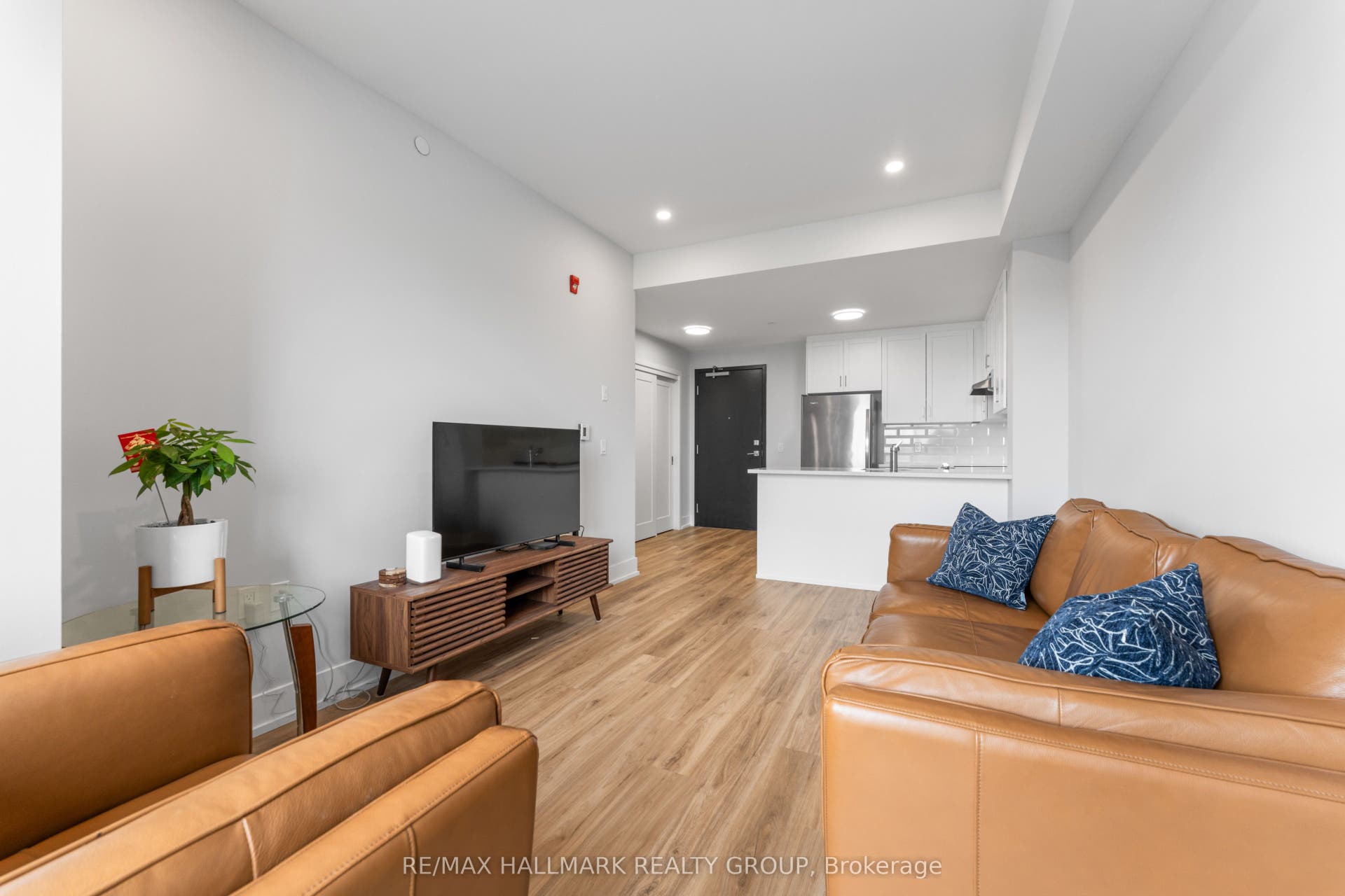 1350 Hemlock Road, #411, Manor Park - Cardinal Glen And Area, Ottawa ON K1K 5C2 1350 Hemlock Road, #411, Manor Park - Cardinal Glen And Area, Ottawa ON K1K 5C2