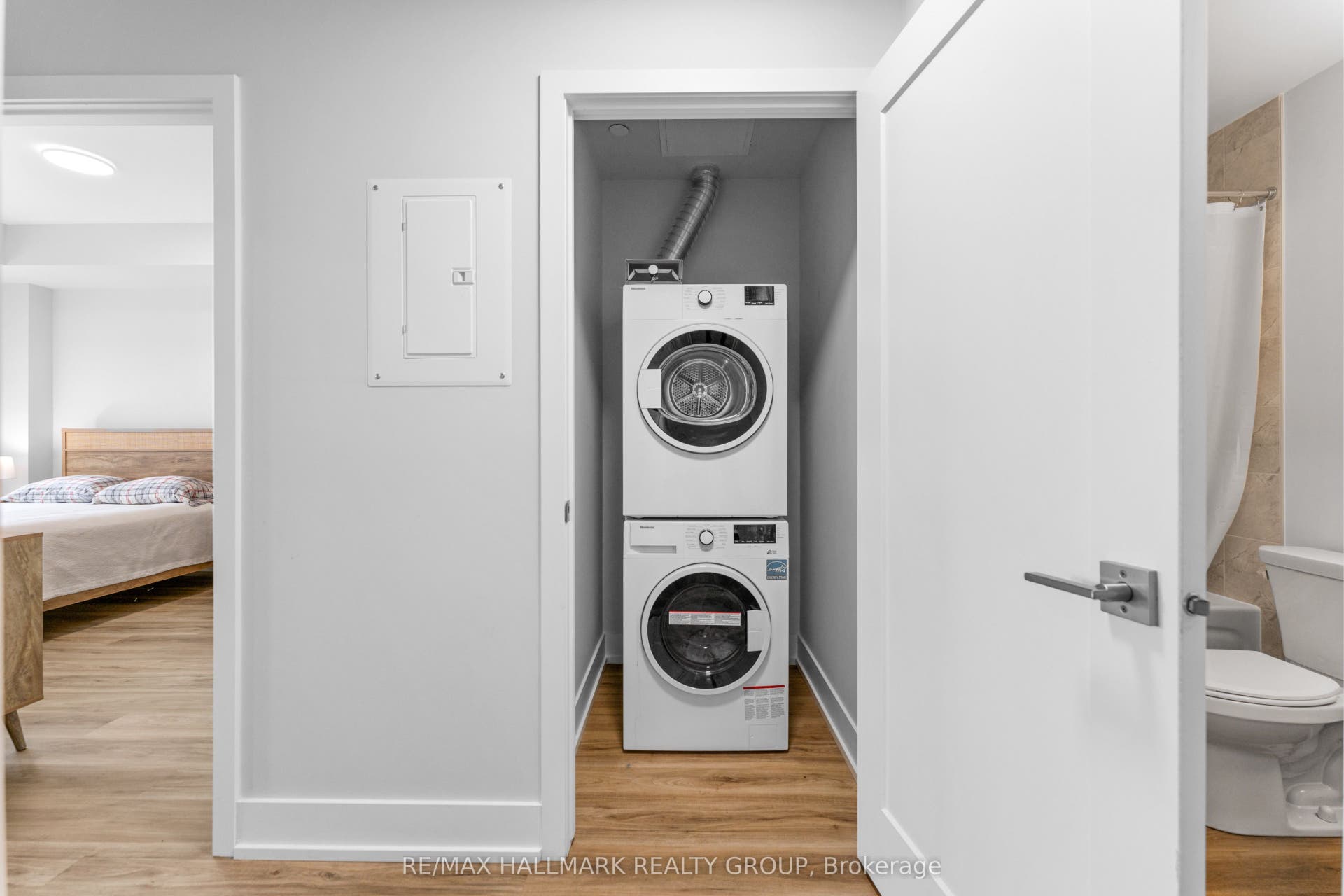 1350 Hemlock Road, #411, Manor Park - Cardinal Glen And Area, Ottawa ON K1K 5C2 1350 Hemlock Road, #411, Manor Park - Cardinal Glen And Area, Ottawa ON K1K 5C2