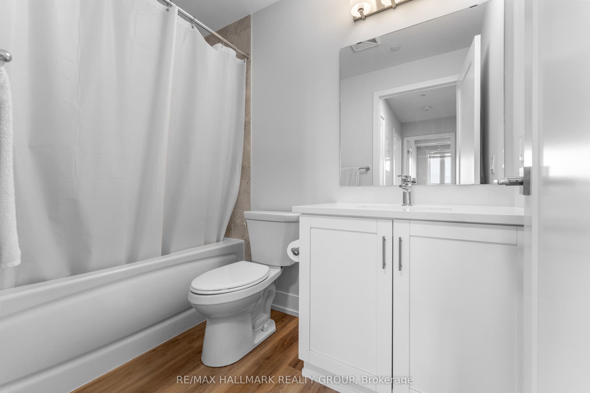 1350 Hemlock Road, #411, Manor Park - Cardinal Glen And Area, Ottawa ON K1K 5C2 1350 Hemlock Road, #411, Manor Park - Cardinal Glen And Area, Ottawa ON K1K 5C2