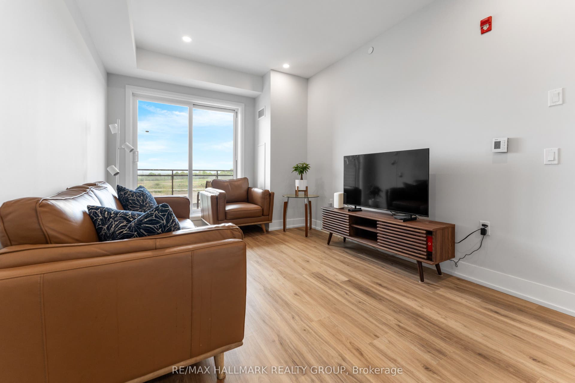 1350 Hemlock Road, #411, Manor Park - Cardinal Glen And Area, Ottawa ON K1K 5C2 1350 Hemlock Road, #411, Manor Park - Cardinal Glen And Area, Ottawa ON K1K 5C2