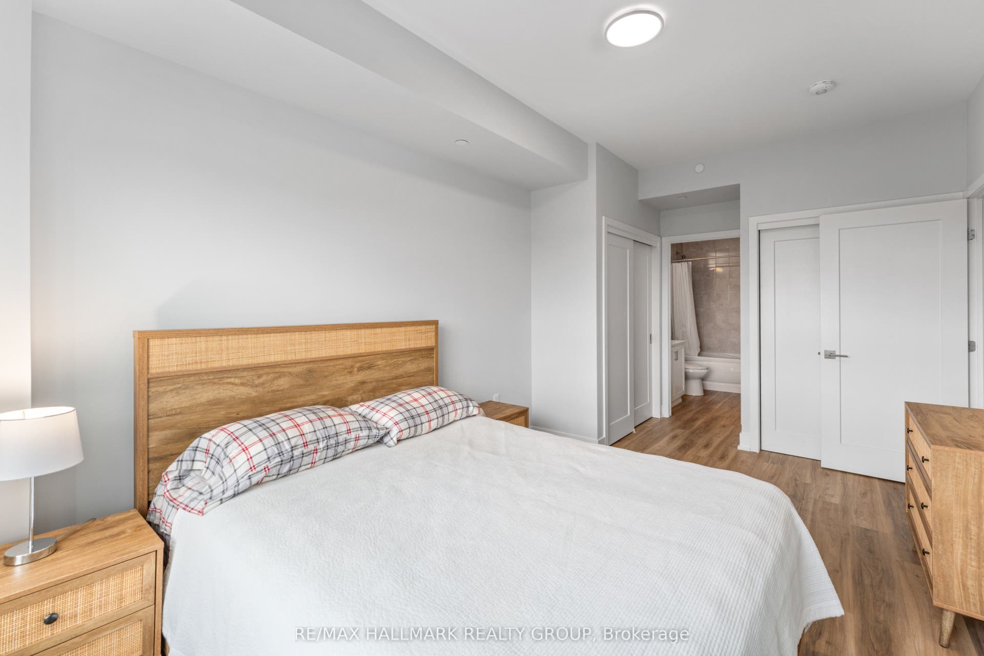 1350 Hemlock Road, #411, Manor Park - Cardinal Glen And Area, Ottawa ON K1K 5C2 1350 Hemlock Road, #411, Manor Park - Cardinal Glen And Area, Ottawa ON K1K 5C2