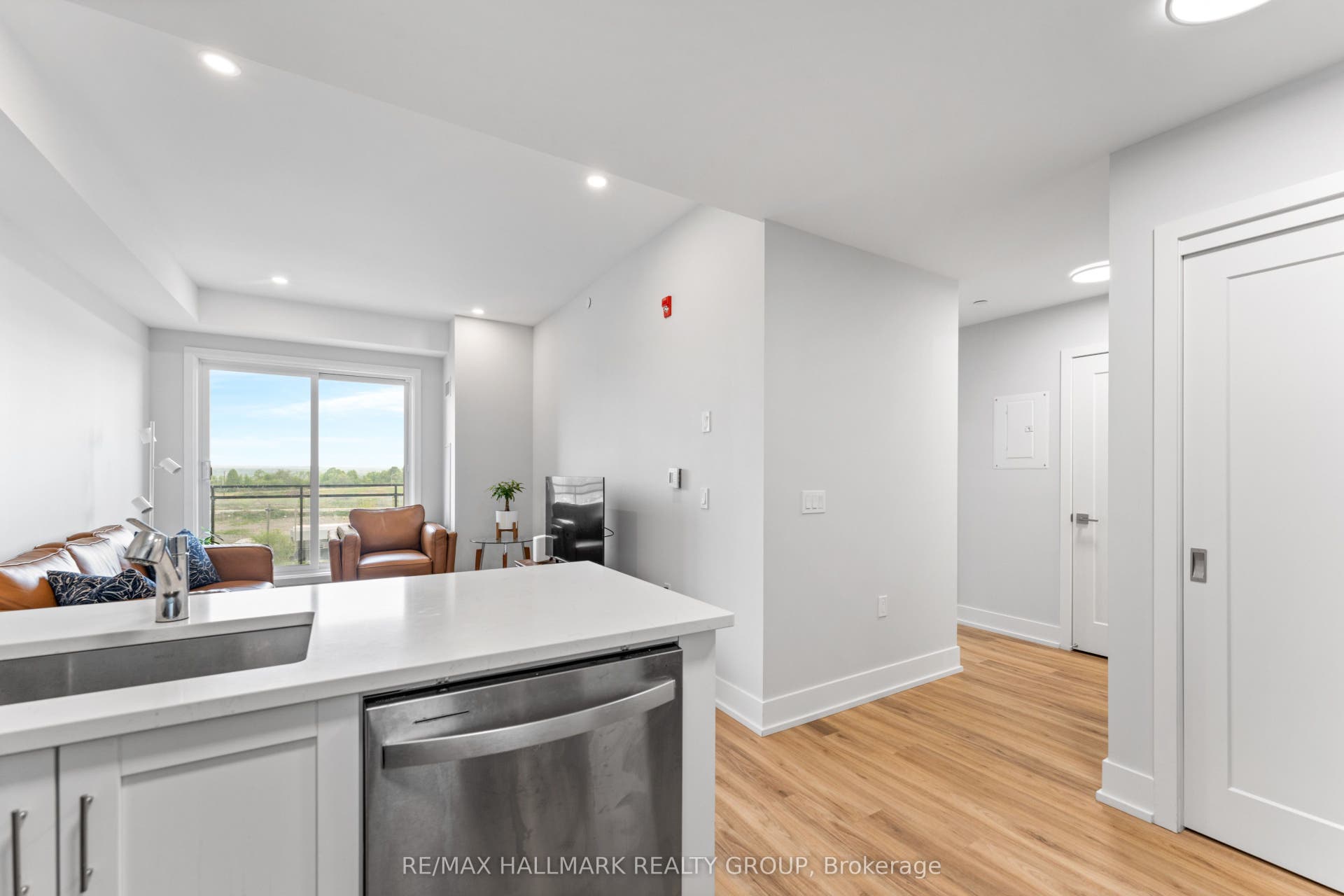 1350 Hemlock Road, #411, Manor Park - Cardinal Glen And Area, Ottawa ON K1K 5C2 1350 Hemlock Road, #411, Manor Park - Cardinal Glen And Area, Ottawa ON K1K 5C2