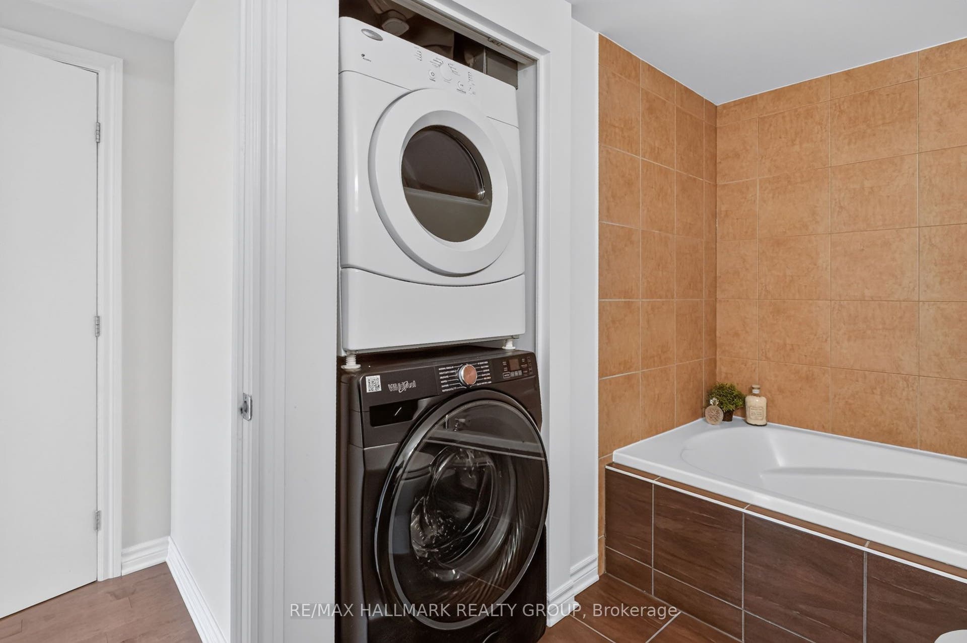 250 Lett Street, #405, West Centre Town, Ottawa ON K1R 0A8