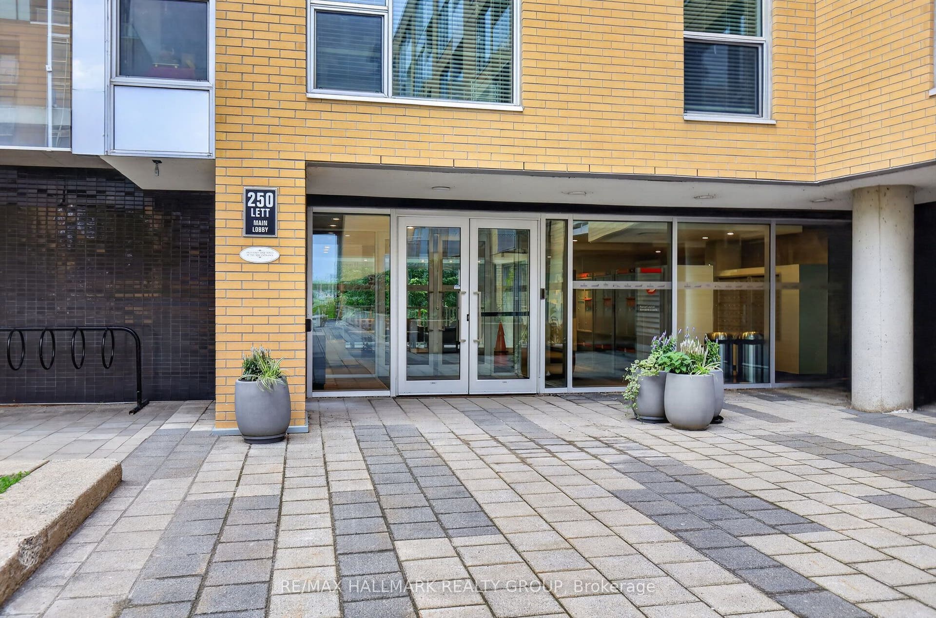 250 Lett Street, #405, West Centre Town, Ottawa ON K1R 0A8