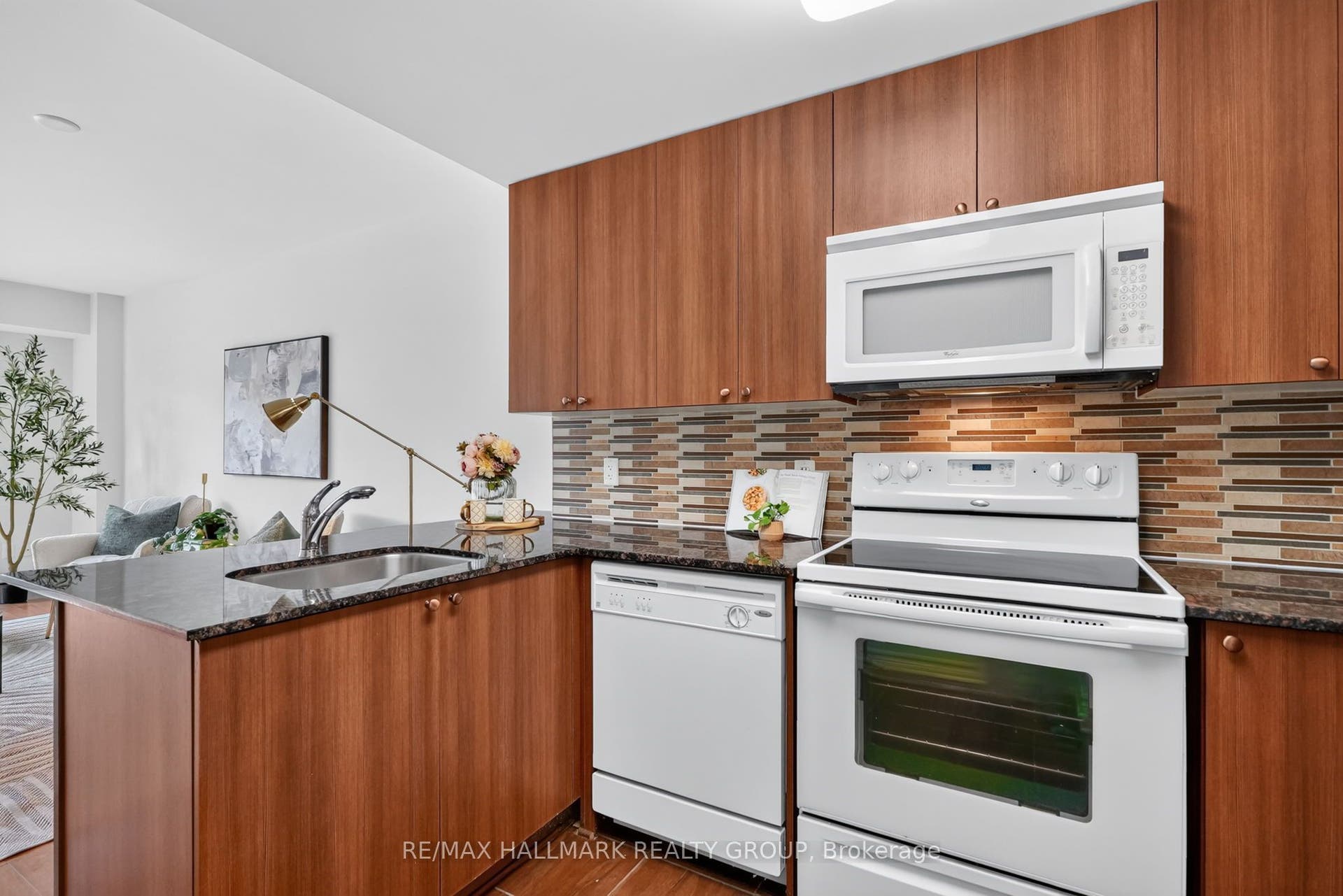 250 Lett Street, #405, West Centre Town, Ottawa ON K1R 0A8
