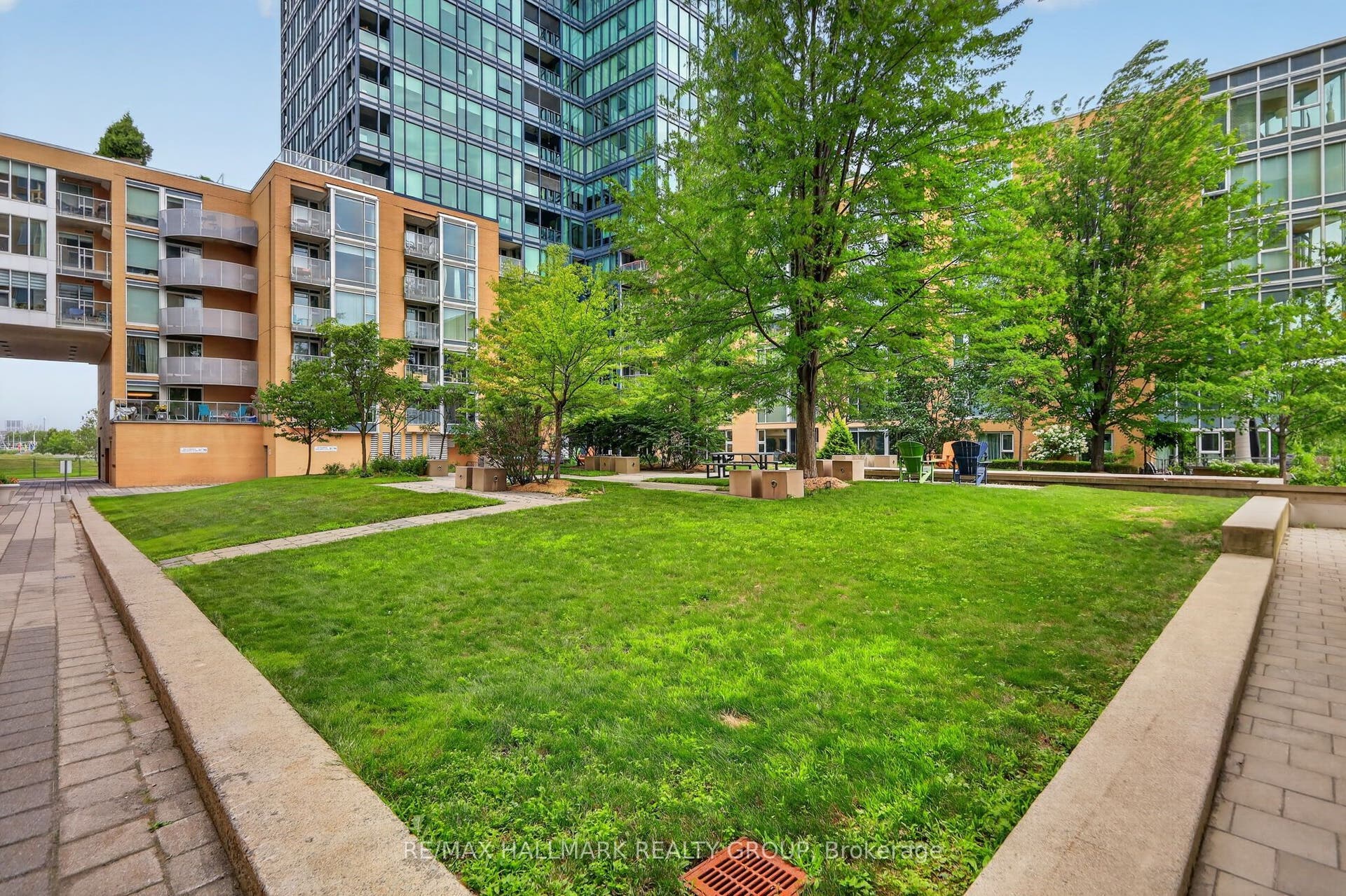 250 Lett Street, #405, West Centre Town, Ottawa ON K1R 0A8