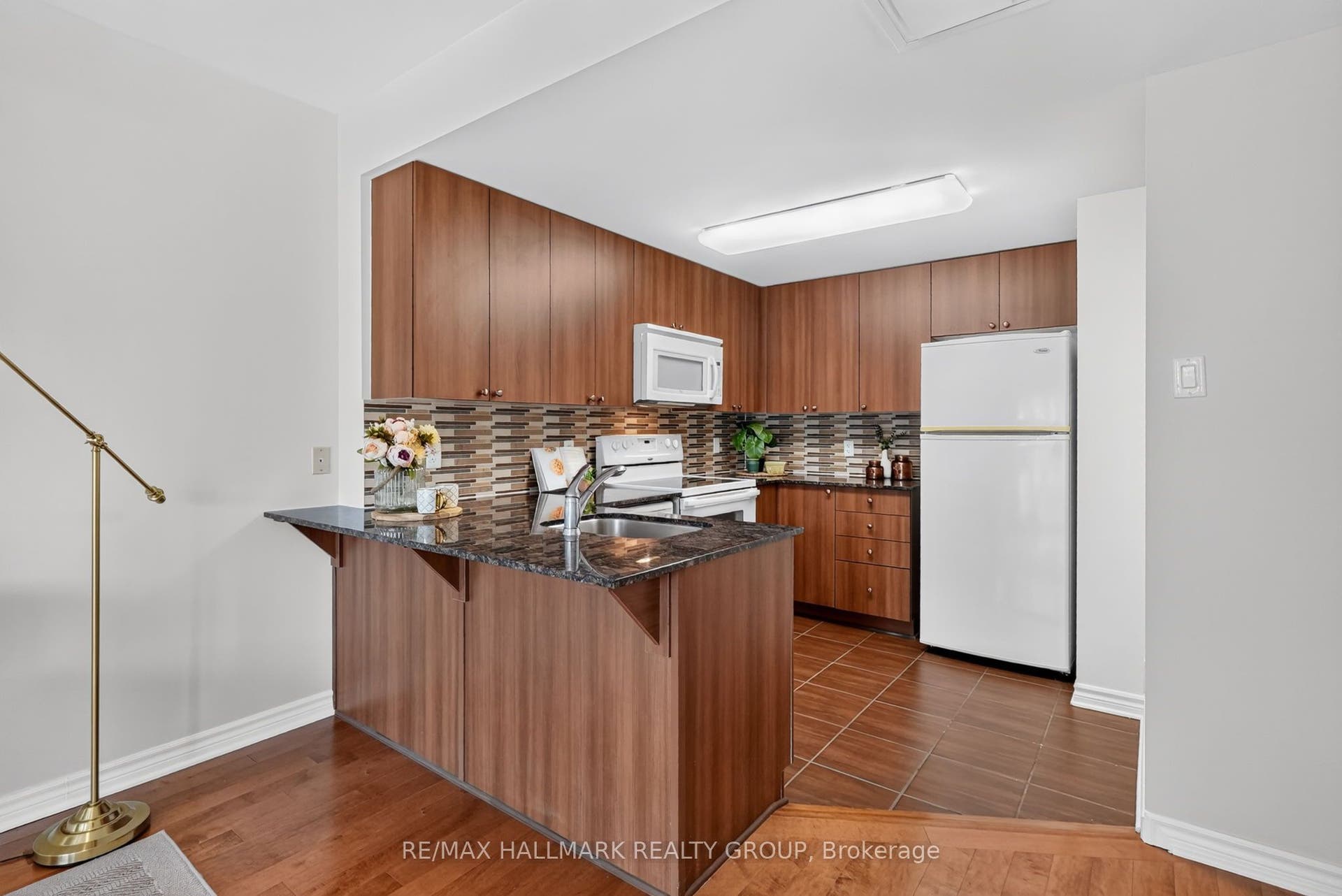 250 Lett Street, #405, West Centre Town, Ottawa ON K1R 0A8