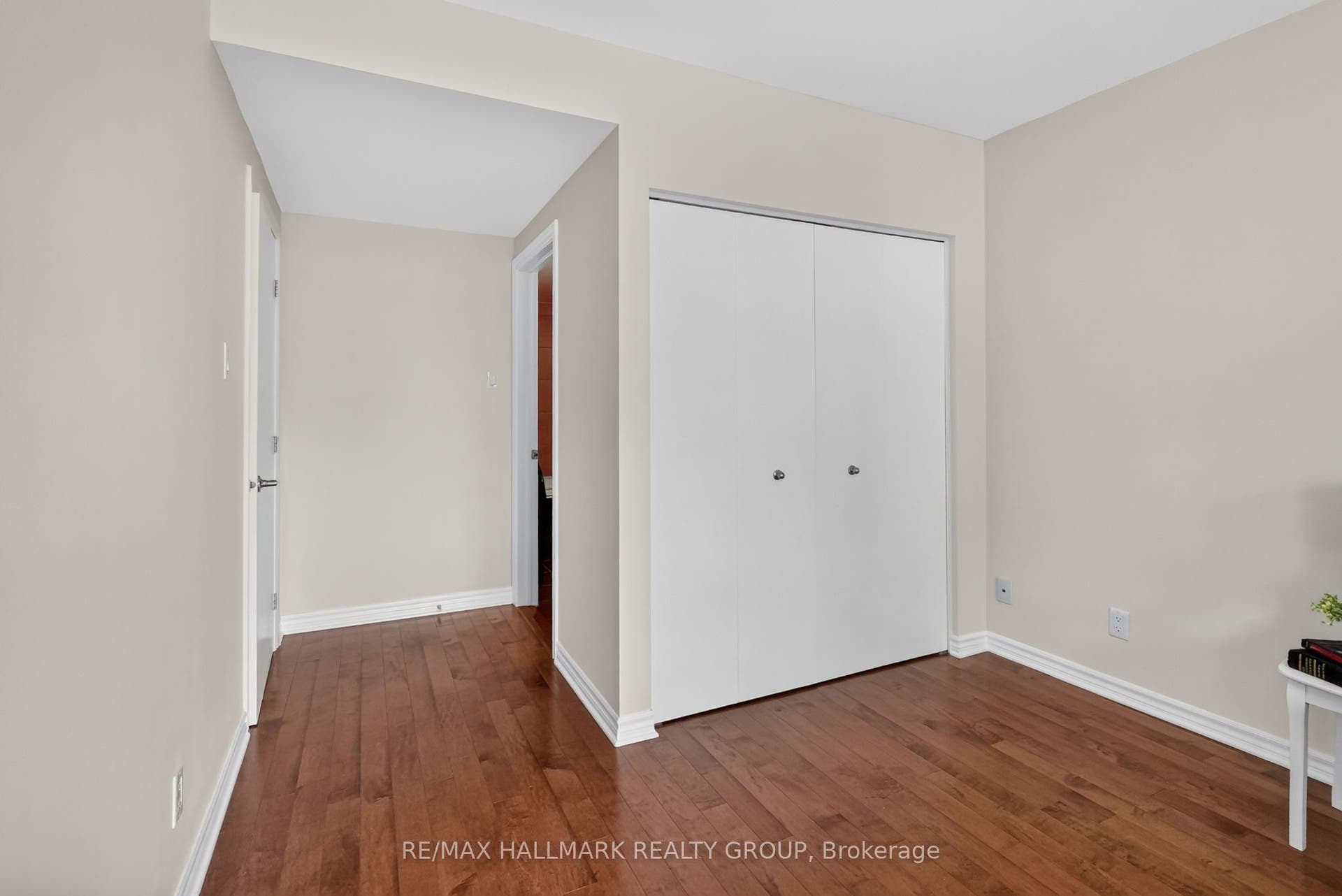 250 Lett Street, #405, West Centre Town, Ottawa ON K1R 0A8