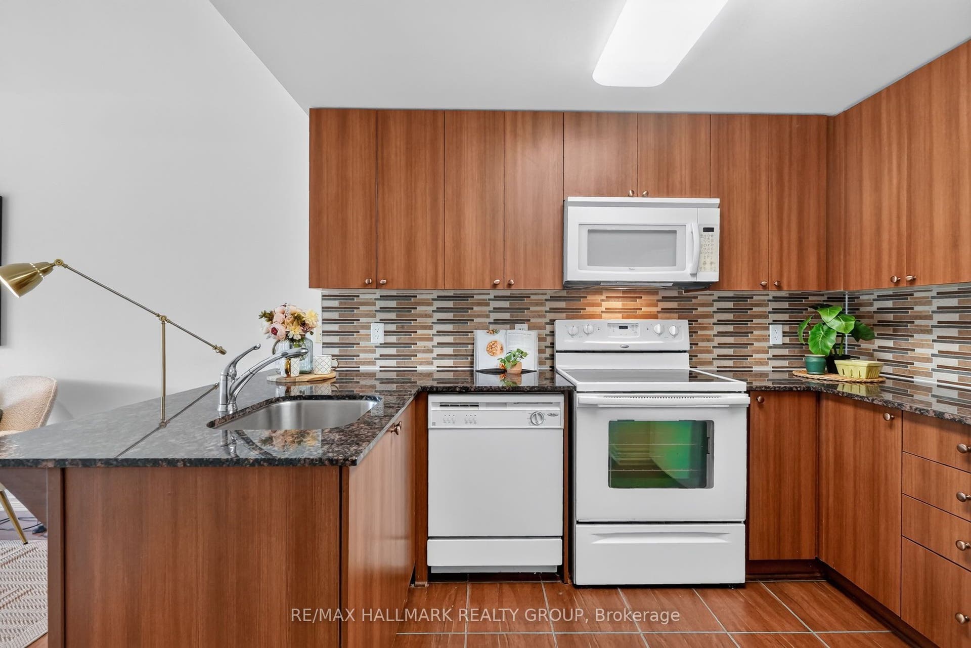 250 Lett Street, #405, West Centre Town, Ottawa ON K1R 0A8