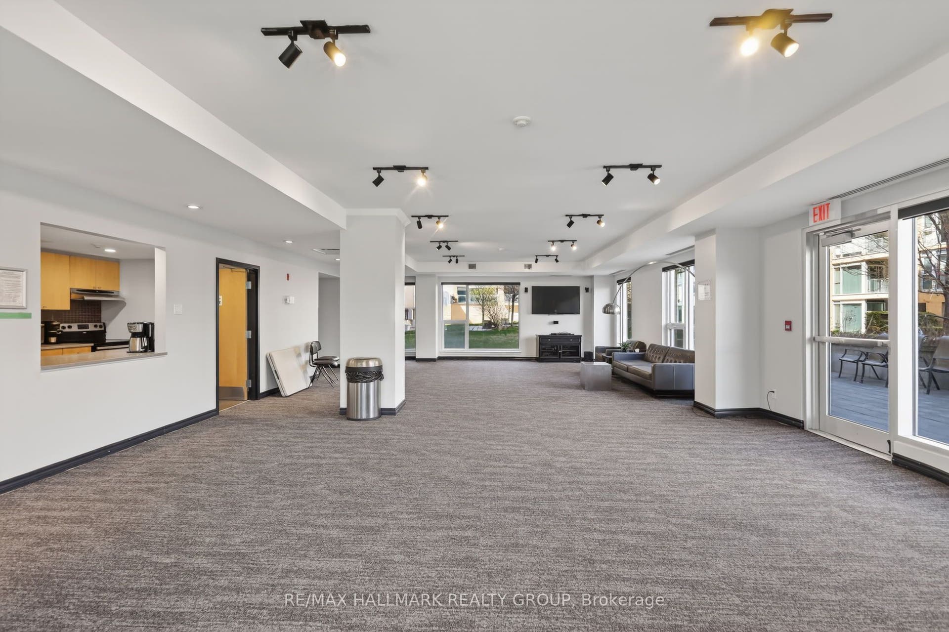 250 Lett Street, #405, West Centre Town, Ottawa ON K1R 0A8