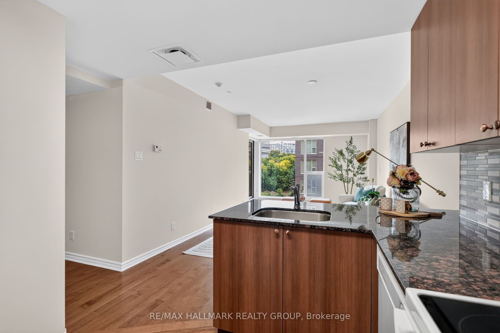 250 Lett Street, #405, West Centre Town, Ottawa ON K1R 0A8
