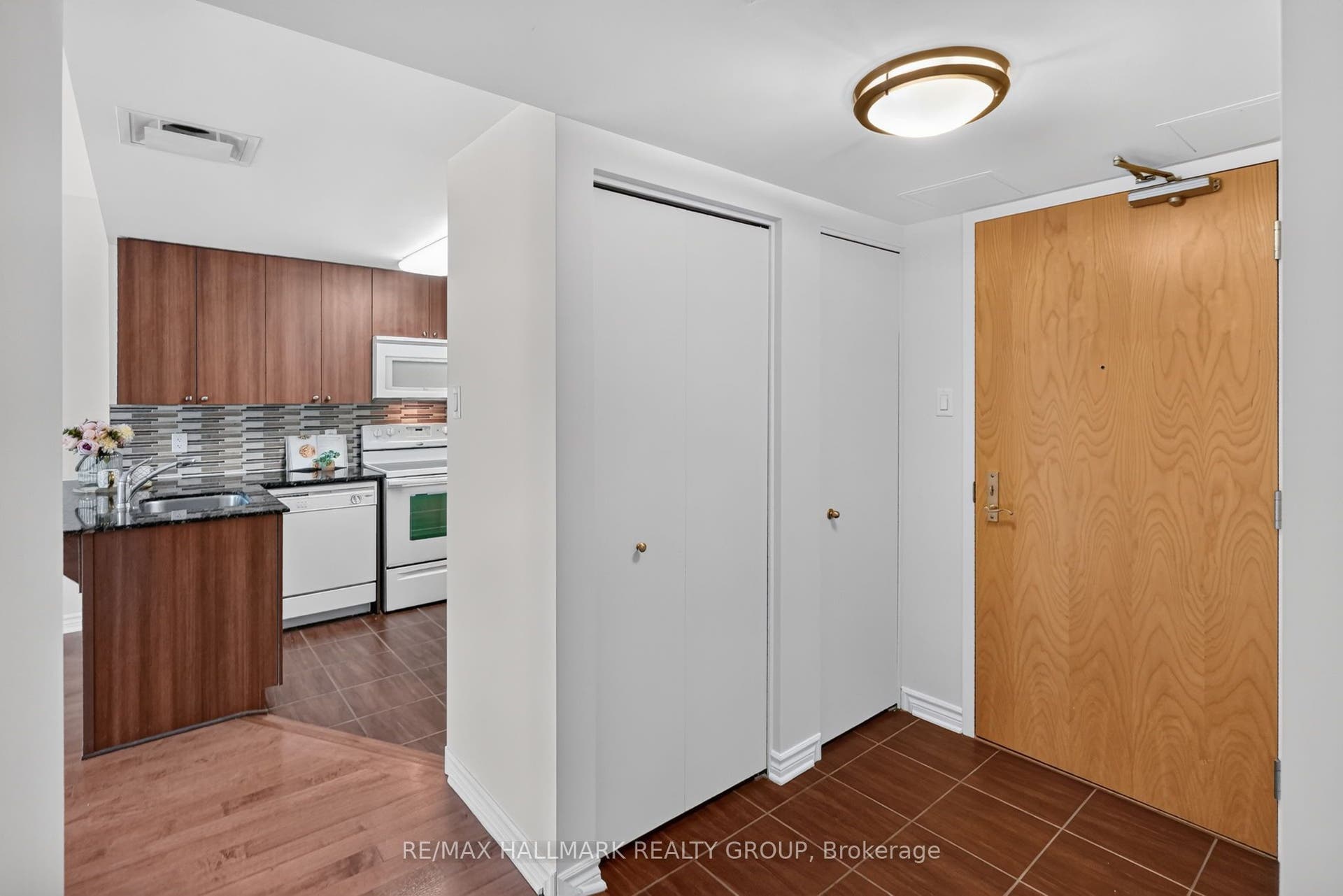 250 Lett Street, #405, West Centre Town, Ottawa ON K1R 0A8