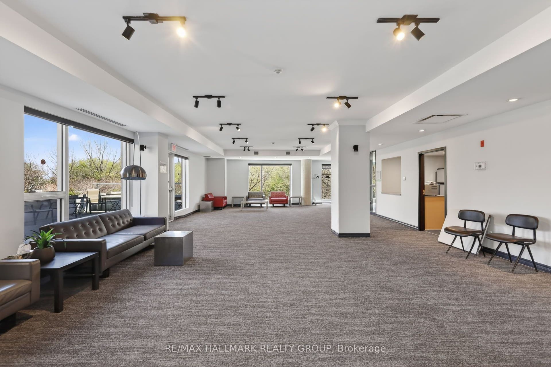 250 Lett Street, #405, West Centre Town, Ottawa ON K1R 0A8