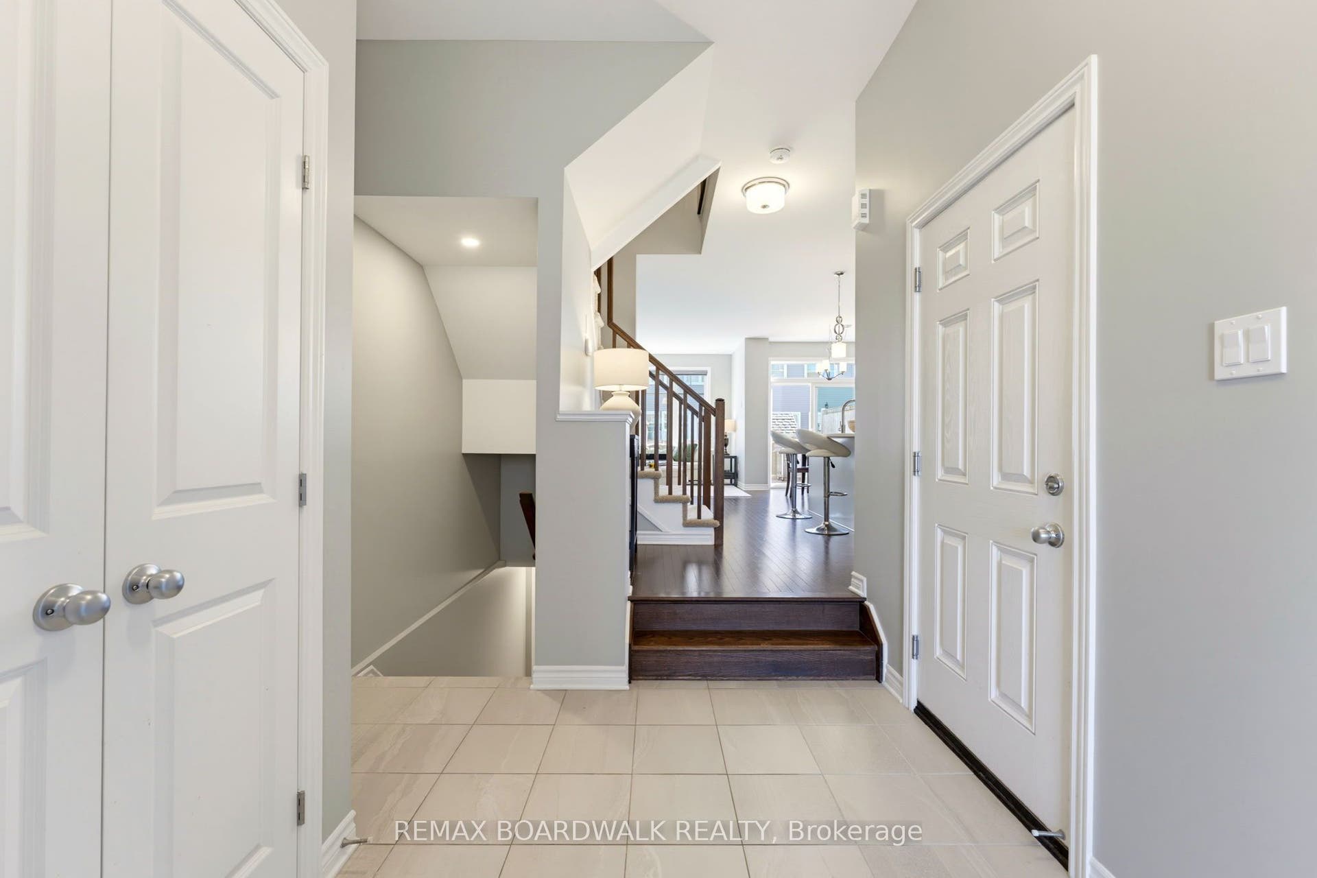 322 Cosanti Drive, Stittsville - Munster - Richmond, Ottawa ON K2S 2W6 322 Cosanti Drive, Stittsville - Munster - Richmond, Ottawa ON K2S 2W6