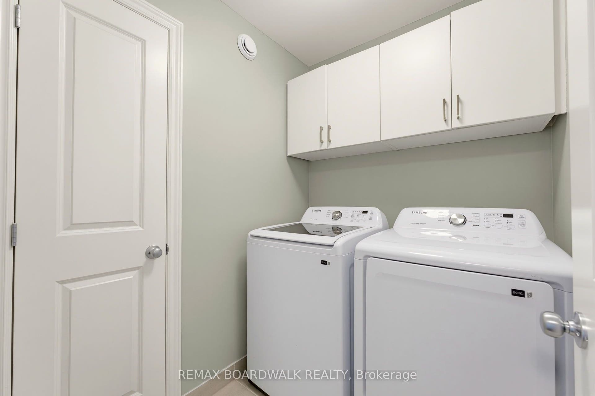 322 Cosanti Drive, Stittsville - Munster - Richmond, Ottawa ON K2S 2W6 322 Cosanti Drive, Stittsville - Munster - Richmond, Ottawa ON K2S 2W6