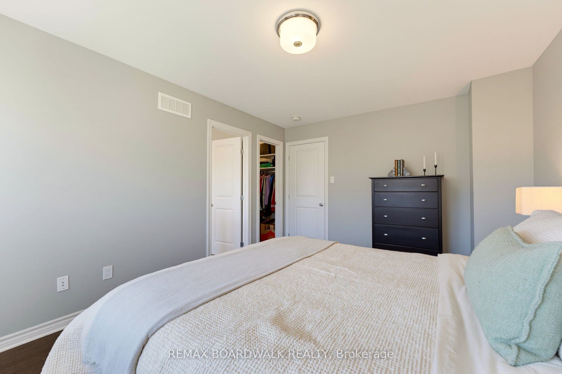 322 Cosanti Drive, Stittsville - Munster - Richmond, Ottawa ON K2S 2W6 322 Cosanti Drive, Stittsville - Munster - Richmond, Ottawa ON K2S 2W6