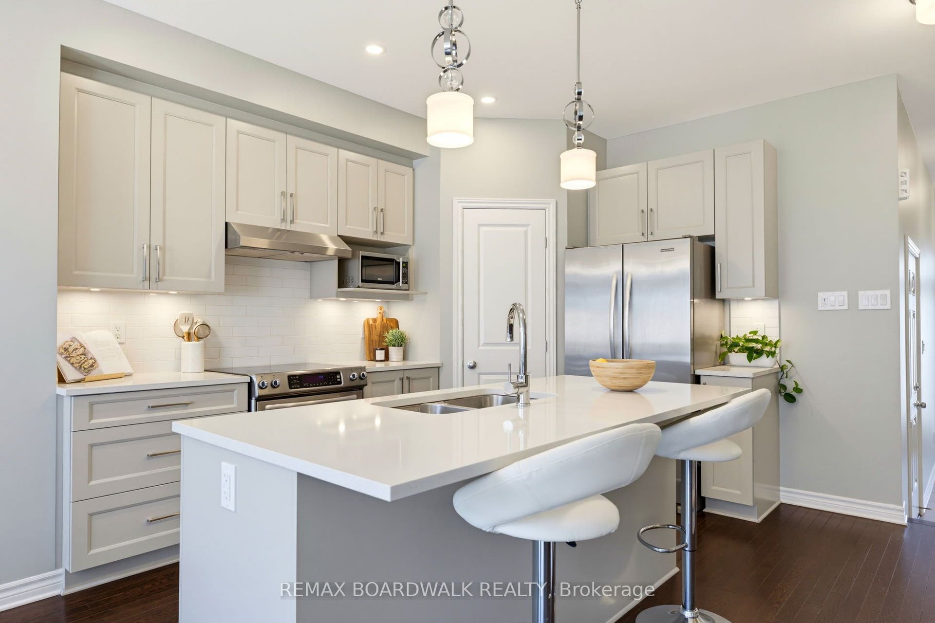 322 Cosanti Drive, Stittsville - Munster - Richmond, Ottawa ON K2S 2W6 322 Cosanti Drive, Stittsville - Munster - Richmond, Ottawa ON K2S 2W6