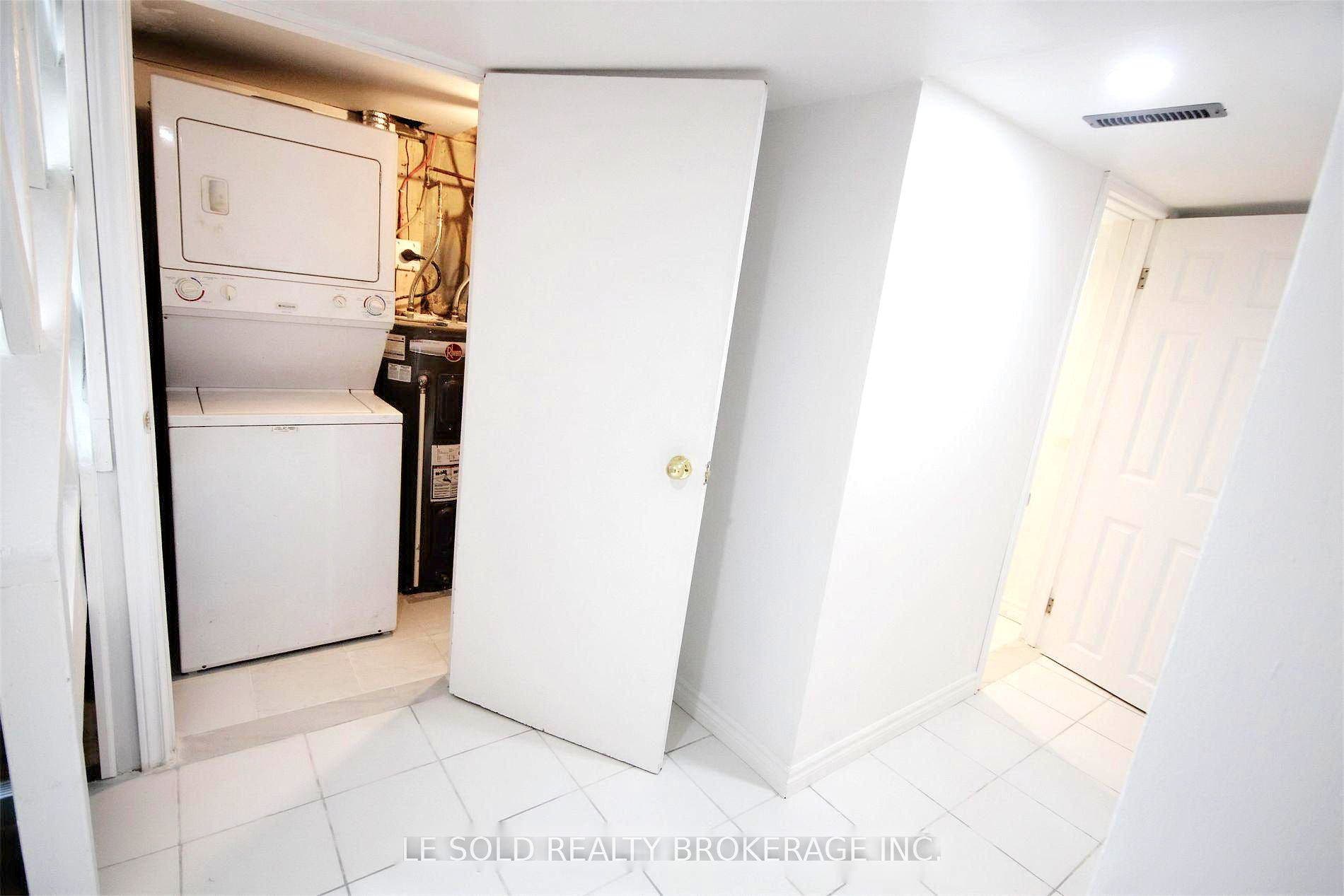 112 Leland Street, Bsmt Room #2, Hamilton, Hamilton ON L8S 3A2