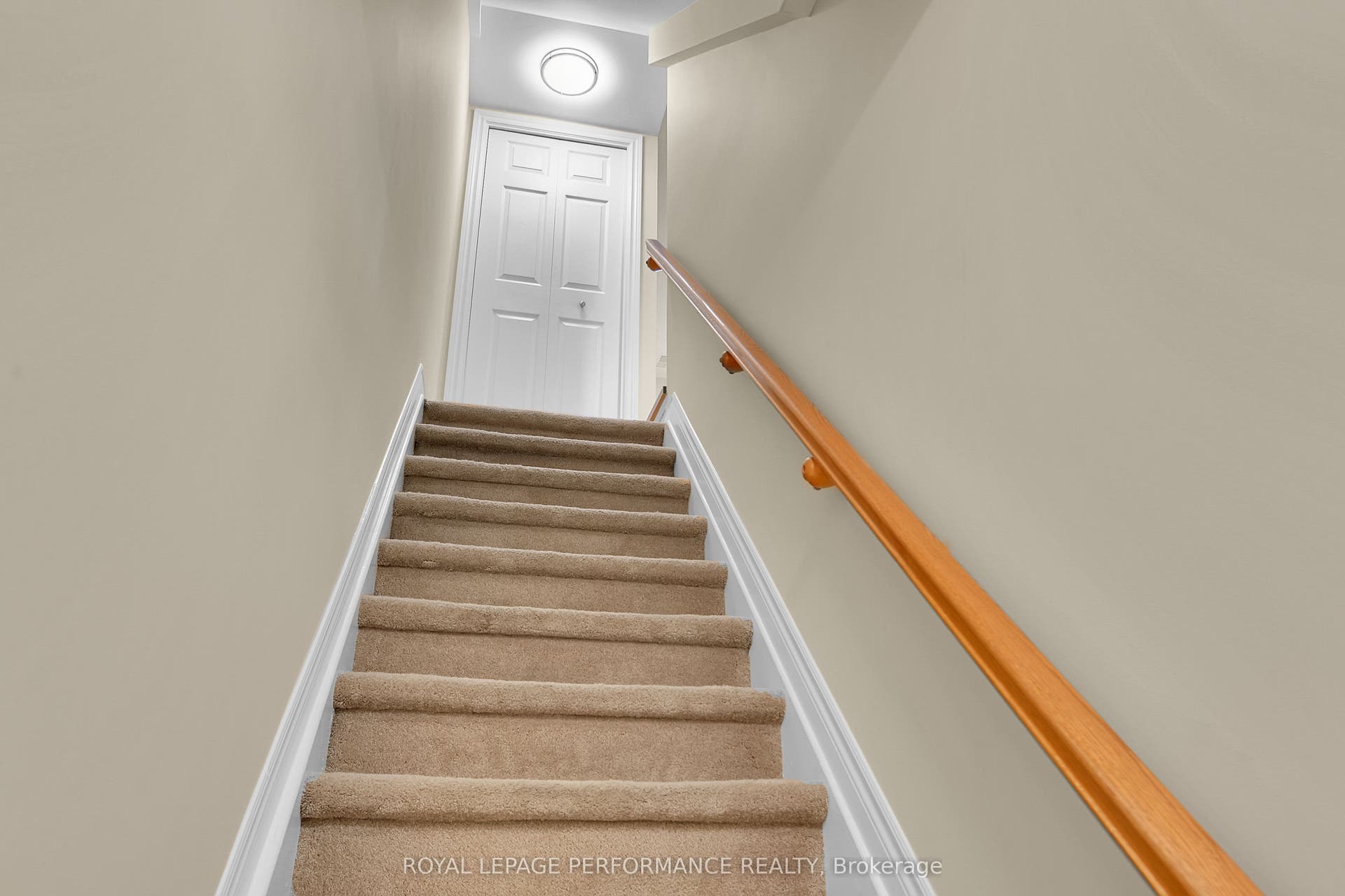 64 Mayflower Private, Woodroffe, Ottawa ON K2B 0A2 64 Mayflower Private, Woodroffe, Ottawa ON K2B 0A2