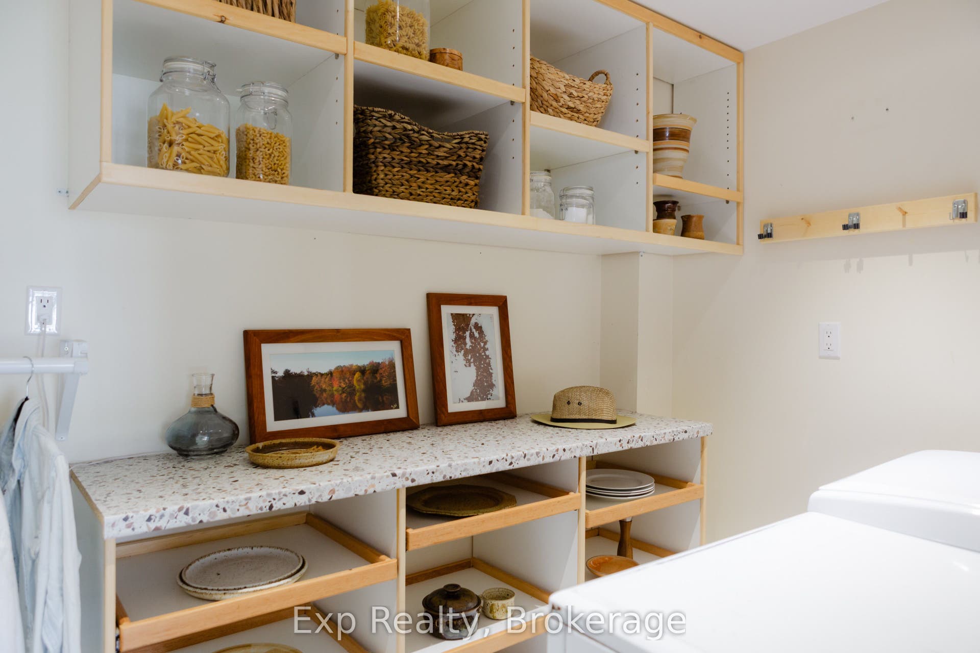 112 Front Street W, Stirling-Rawdon, Hastings ON K0K 3E0