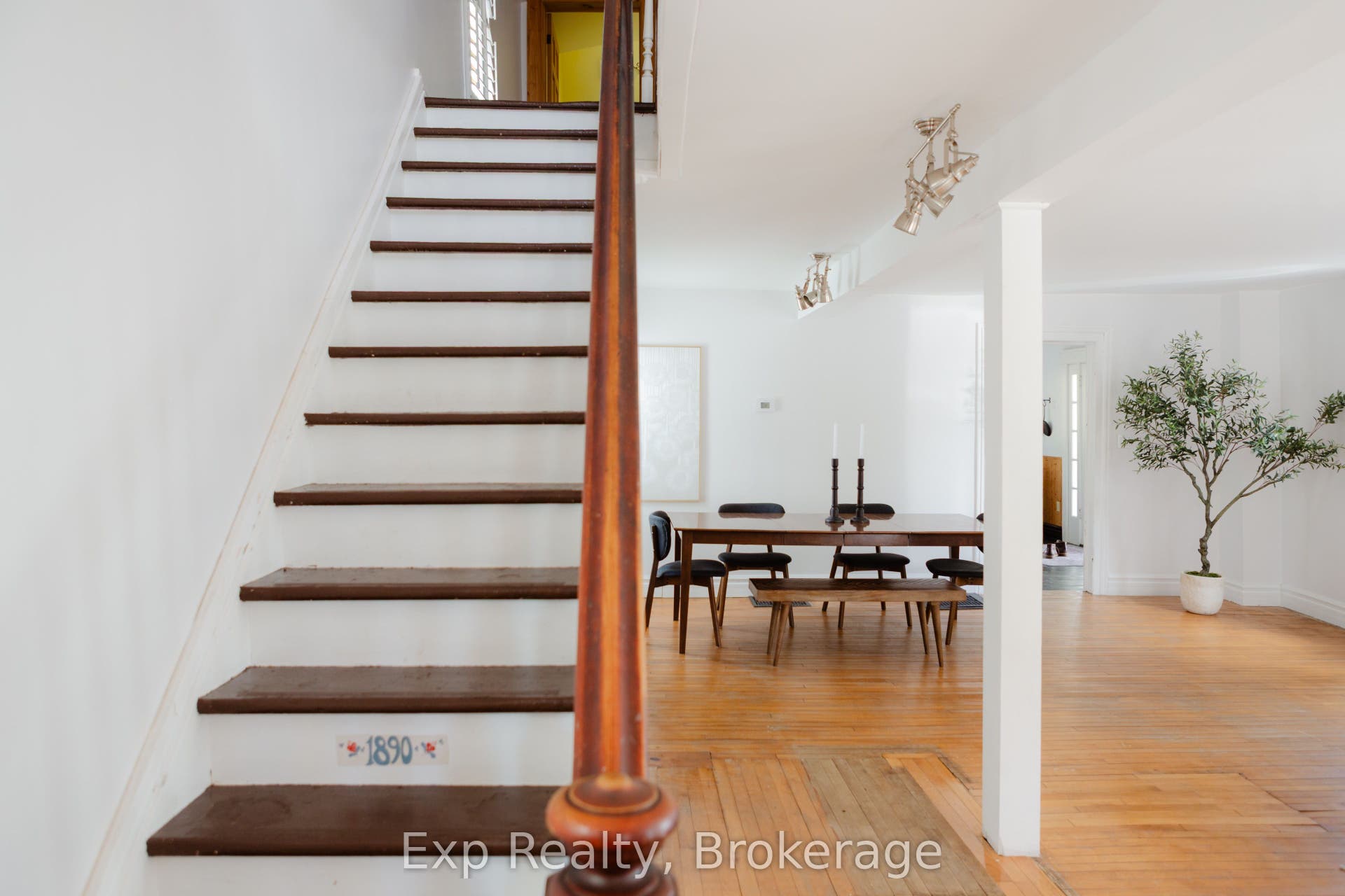 112 Front Street W, Stirling-Rawdon, Hastings ON K0K 3E0