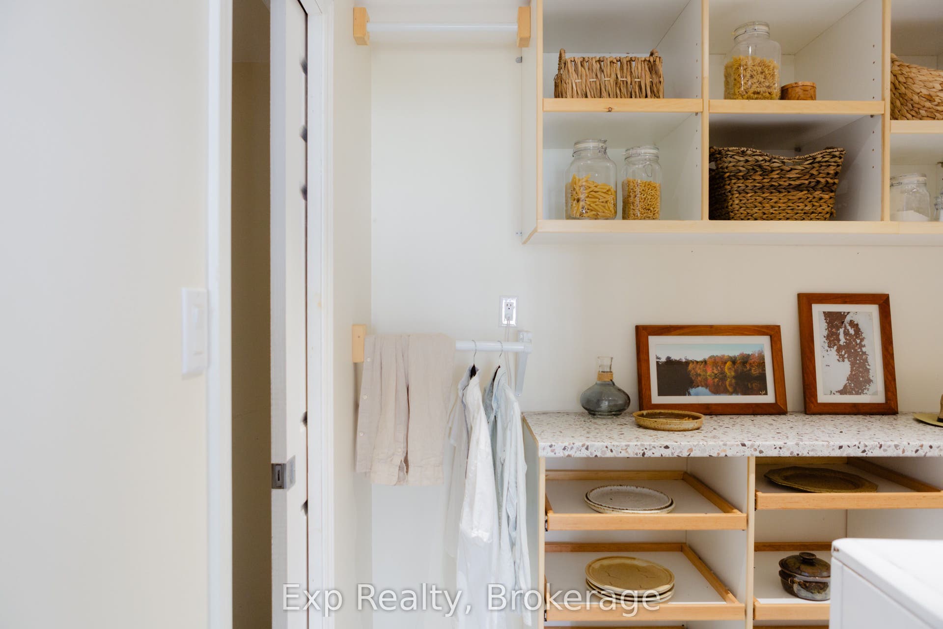 112 Front Street W, Stirling-Rawdon, Hastings ON K0K 3E0