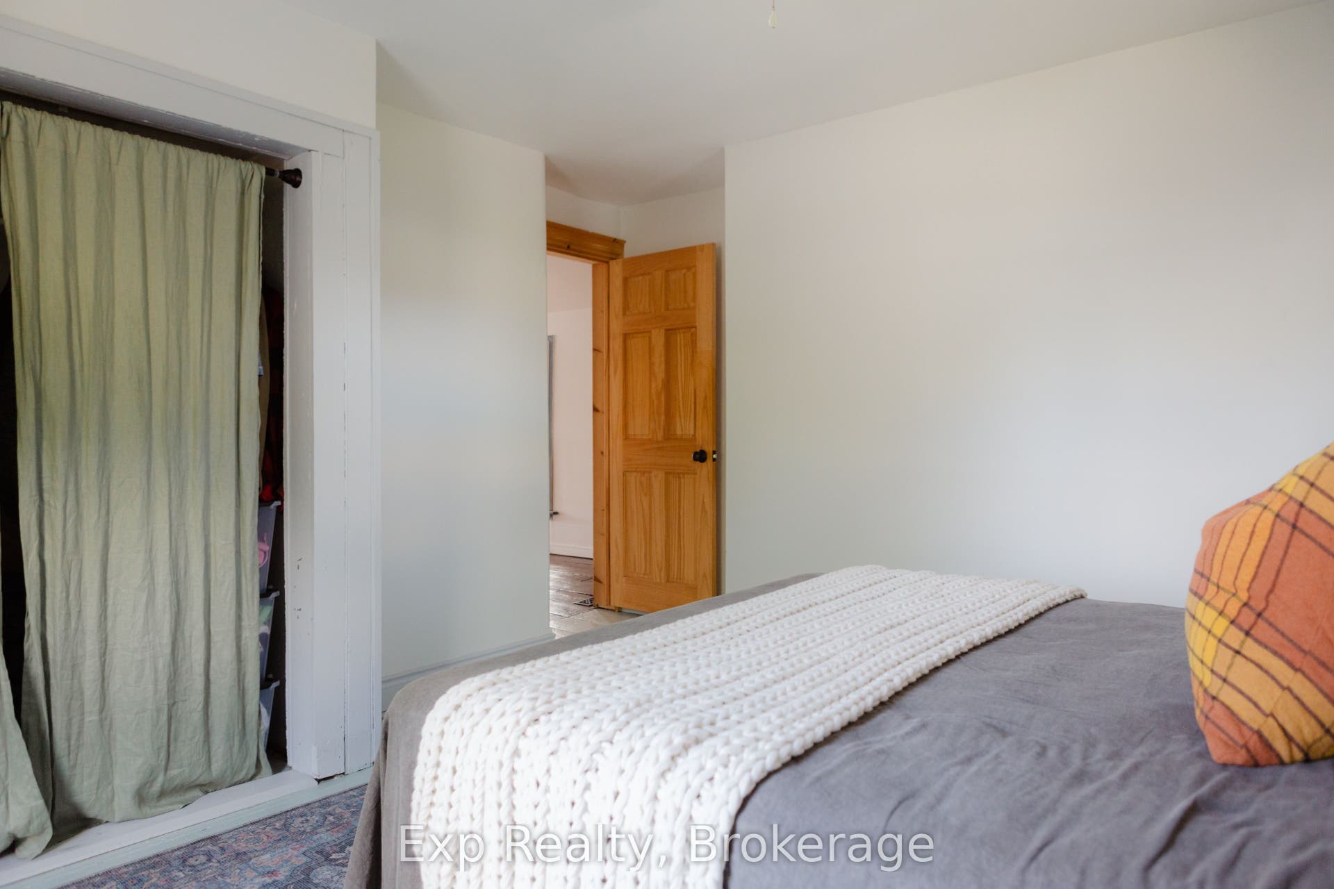 112 Front Street W, Stirling-Rawdon, Hastings ON K0K 3E0