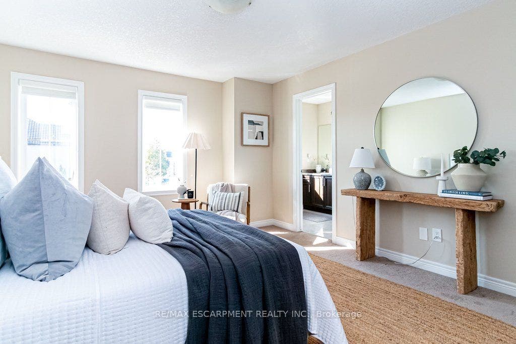 159 Highgate Heights, Hamilton, Hamilton ON L8J 0A3