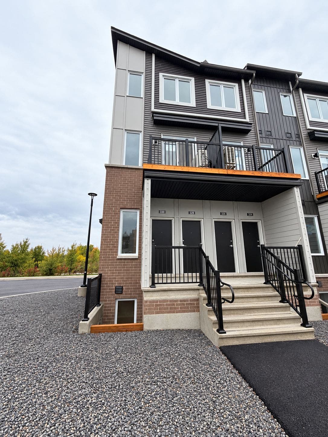 330 Stargrass Private, Barrhaven, Ottawa ON K2J 6R8 330 Stargrass Private, Barrhaven, Ottawa ON K2J 6R8