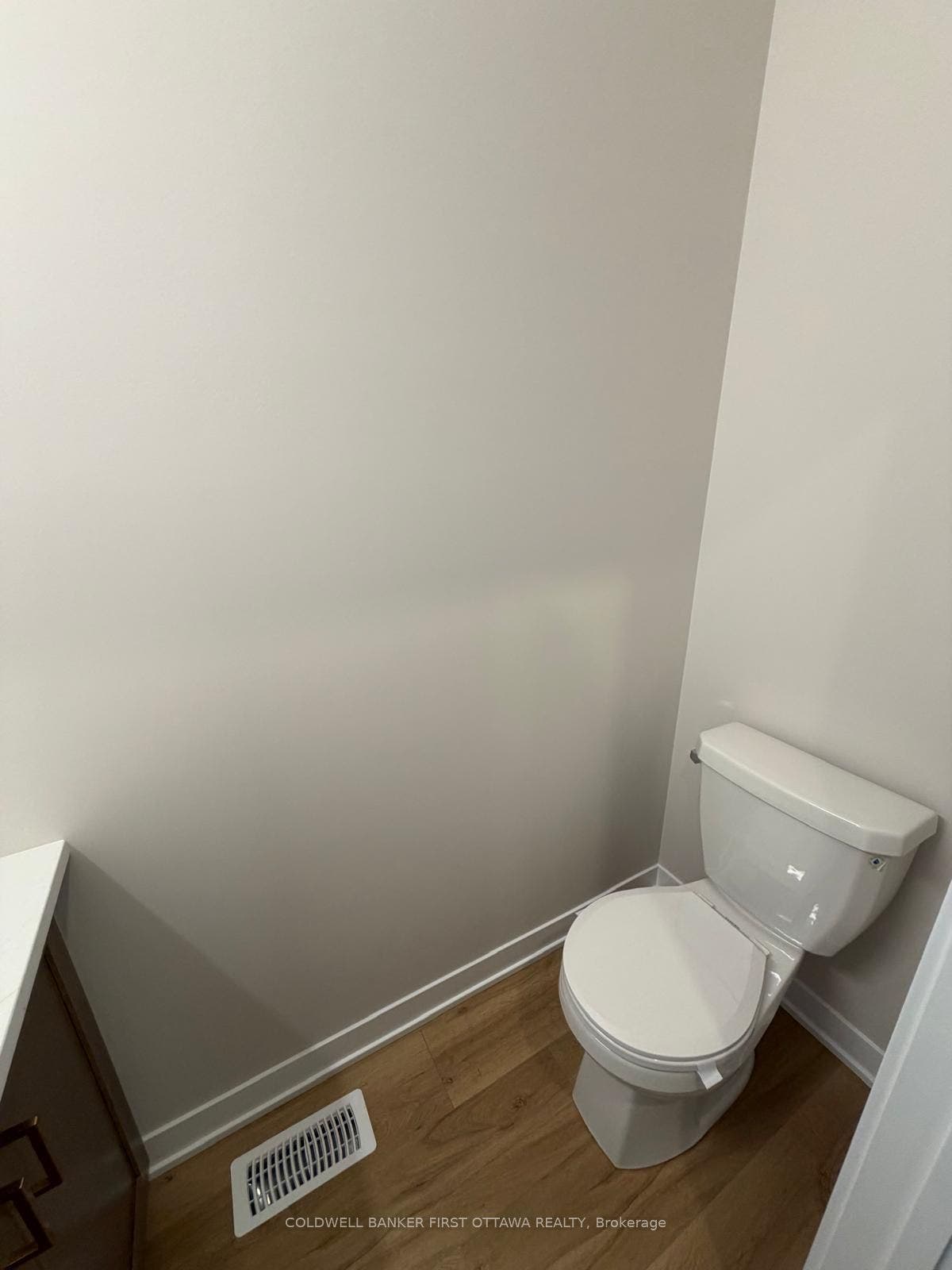 330 Stargrass Private, Barrhaven, Ottawa ON K2J 6R8 Main floor power room