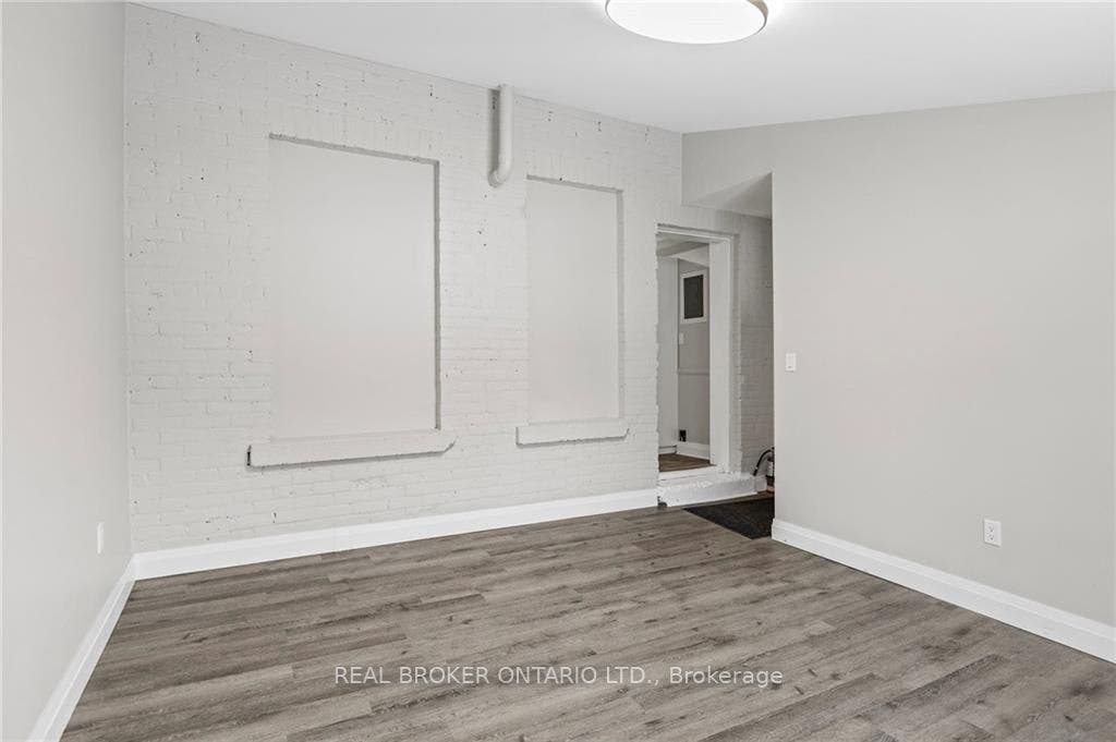 94 King Street W, Brockville, Leeds And Grenville ON K6V 3P9