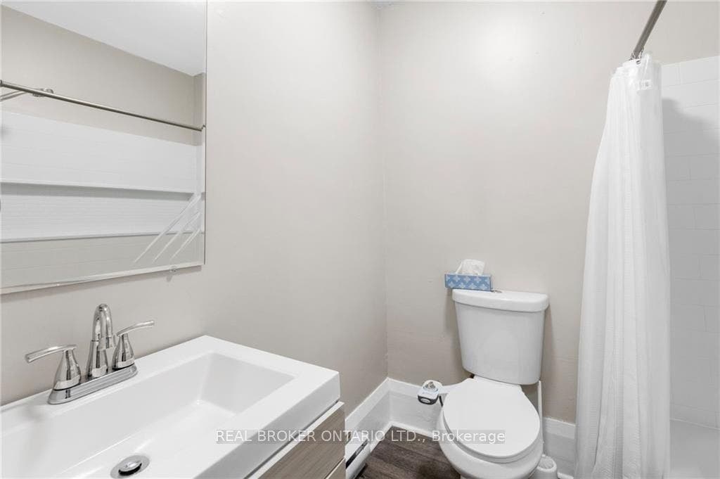 94 King Street W, Brockville, Leeds And Grenville ON K6V 3P9