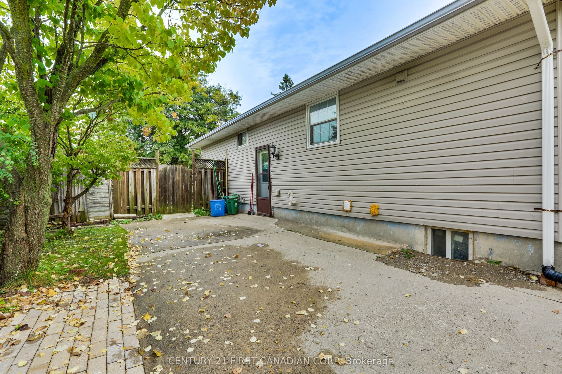 63 Renny Crescent, #MAIN, London South, Middlesex ON N6E 2C4