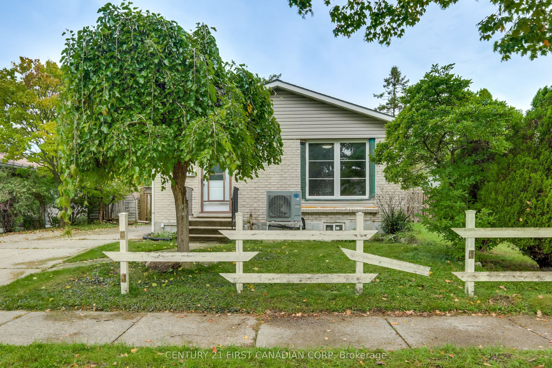 63 Renny Crescent, #MAIN, London South, Middlesex ON N6E 2C4