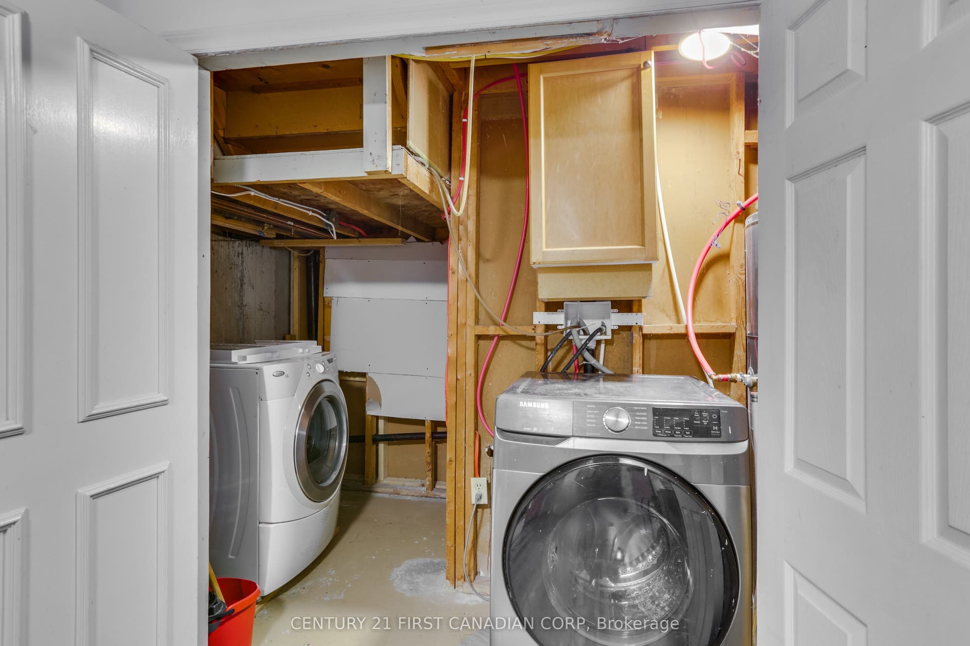63 Renny Crescent, #MAIN, London South, Middlesex ON N6E 2C4