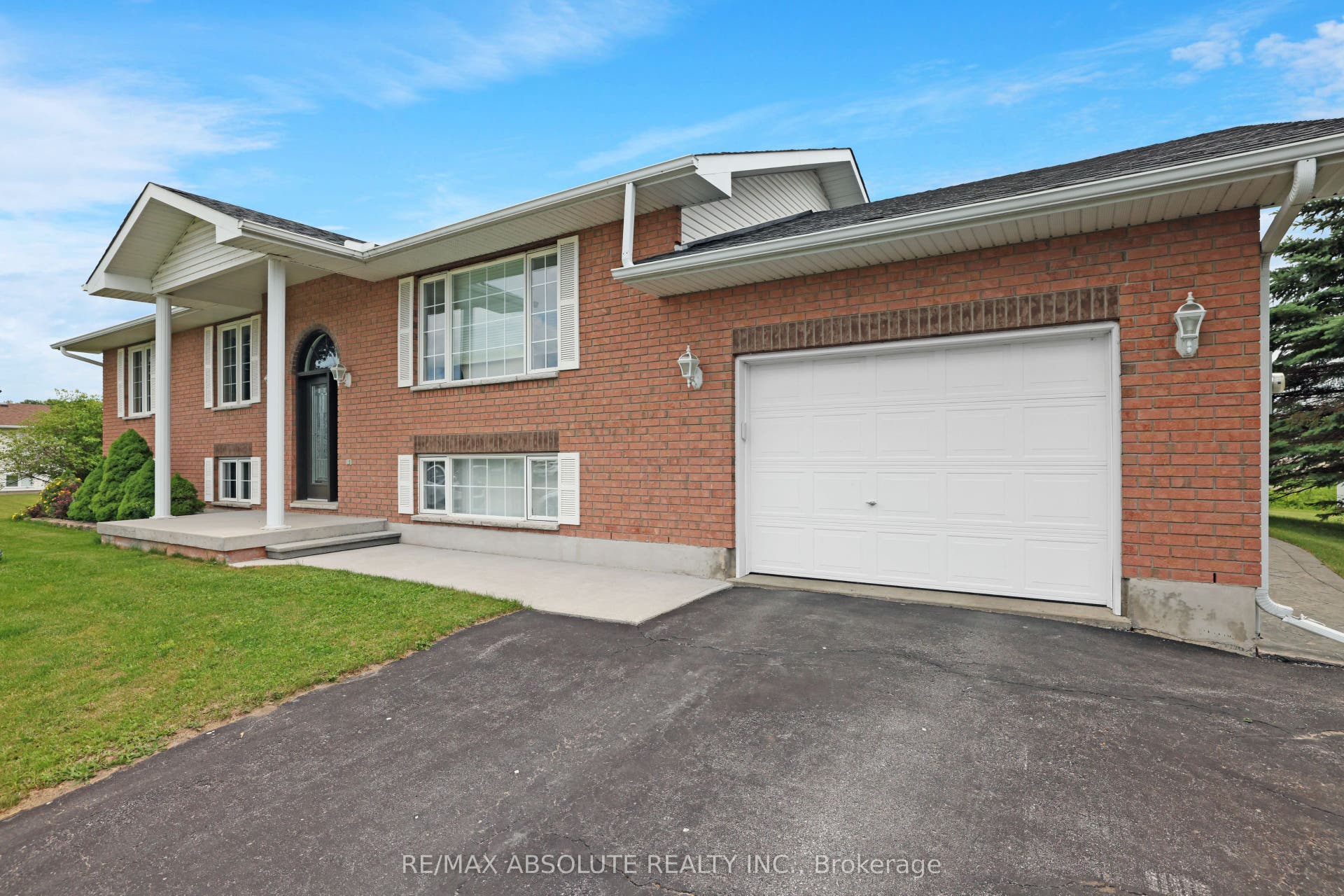 14 Riley Crescent, McNab/Braeside, Renfrew ON K7S 3G8