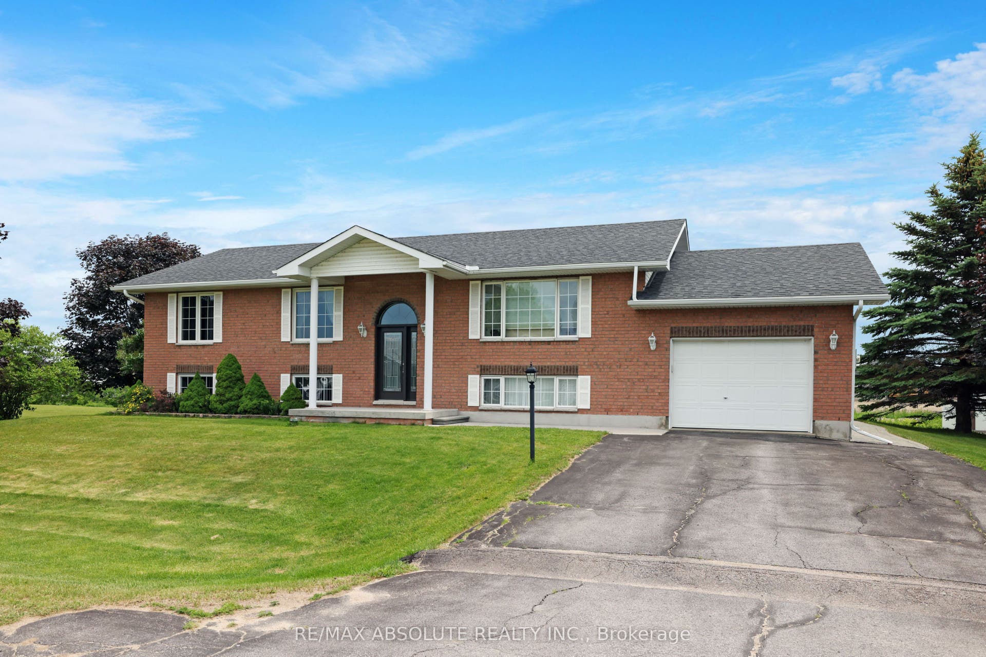 14 Riley Crescent, McNab/Braeside, Renfrew ON K7S 3G8