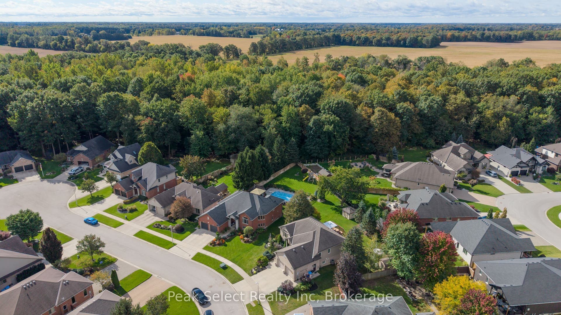 88 Saxonville Court, Strathroy-Caradoc, Middlesex ON N7G 4M1