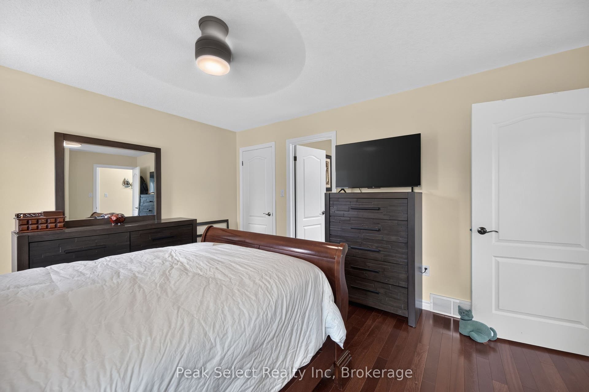 88 Saxonville Court, Strathroy-Caradoc, Middlesex ON N7G 4M1