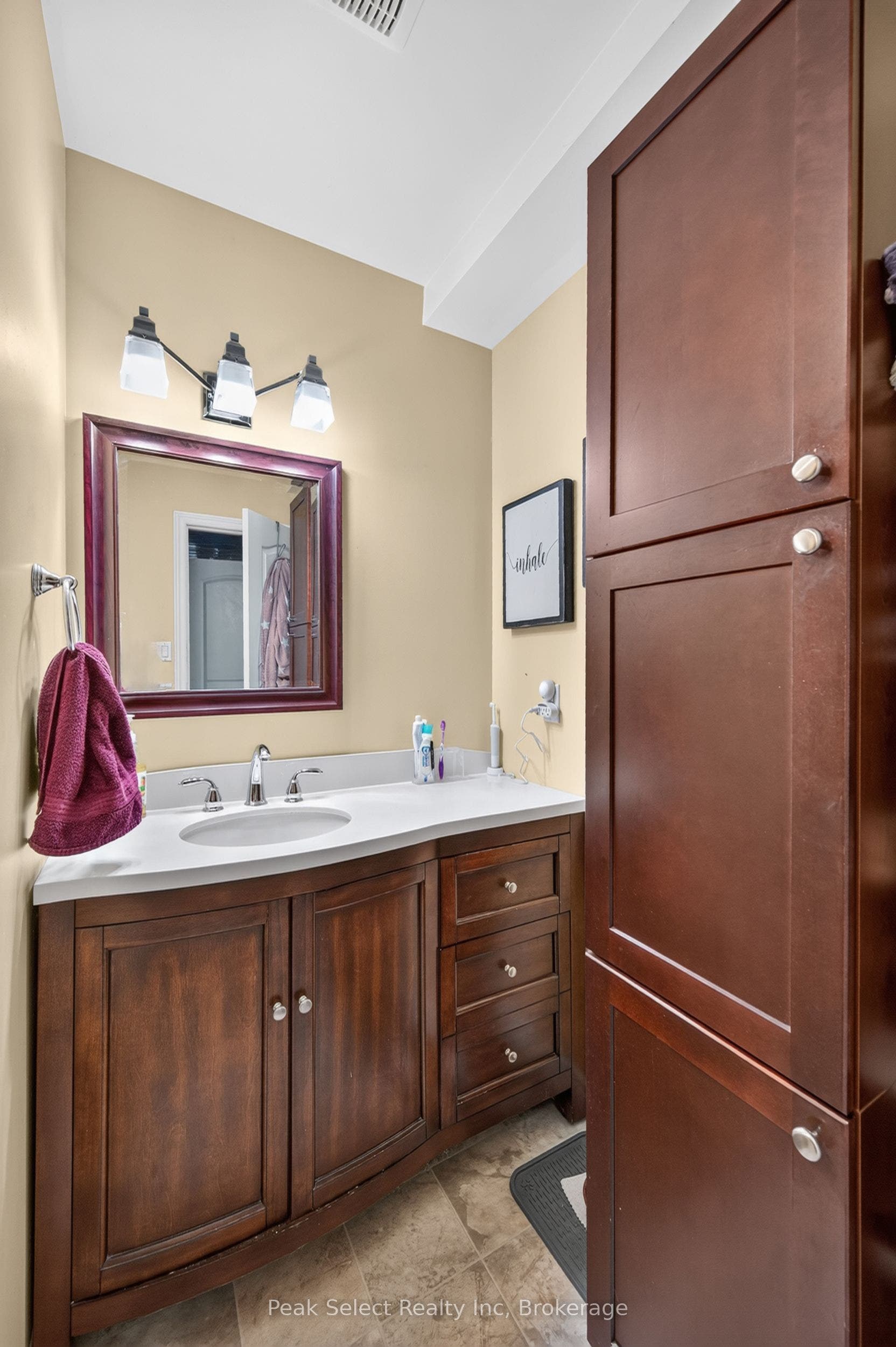88 Saxonville Court, Strathroy-Caradoc, Middlesex ON N7G 4M1