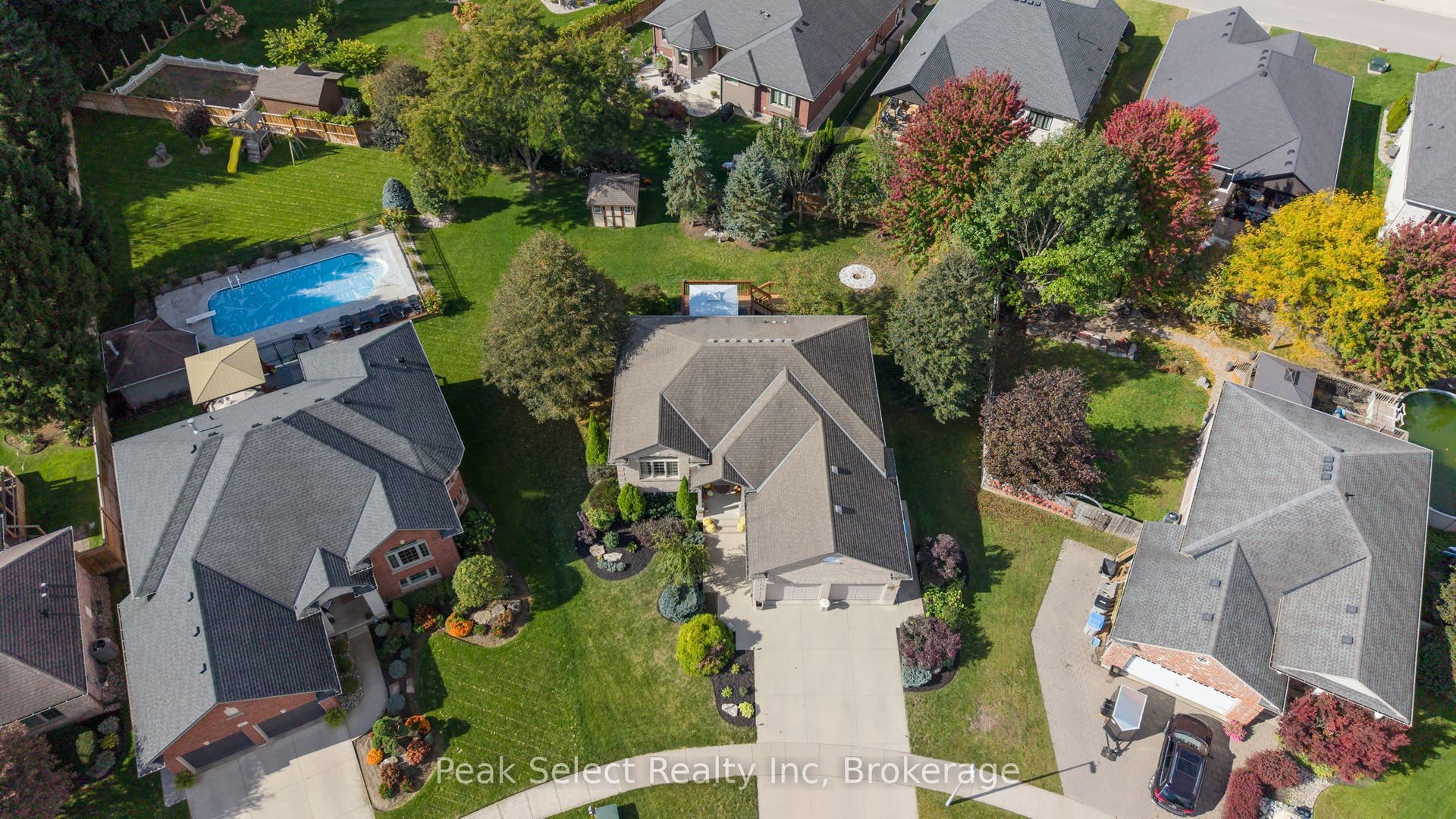 88 Saxonville Court, Strathroy-Caradoc, Middlesex ON N7G 4M1