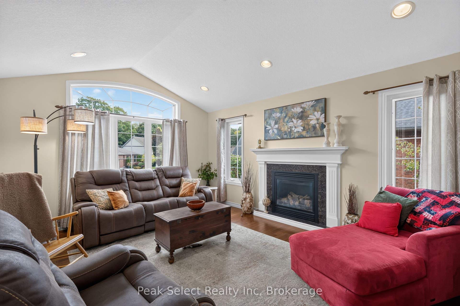 88 Saxonville Court, Strathroy-Caradoc, Middlesex ON N7G 4M1