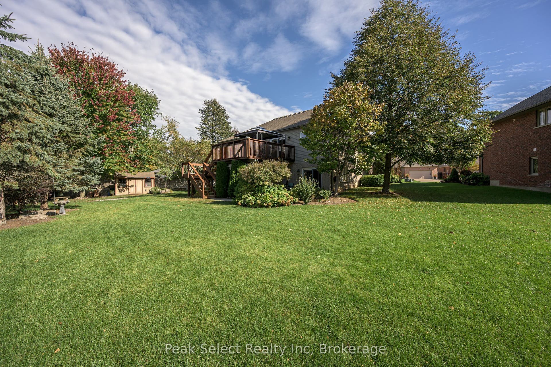 88 Saxonville Court, Strathroy-Caradoc, Middlesex ON N7G 4M1
