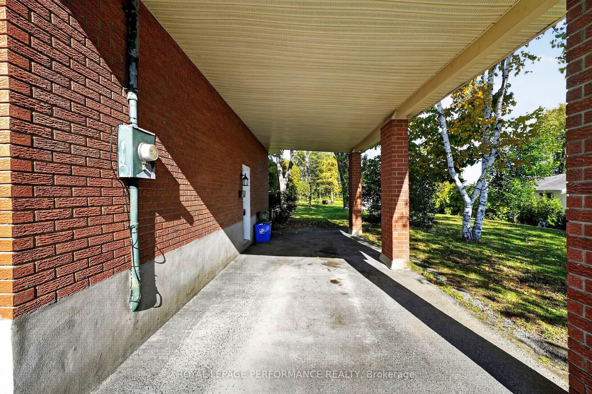 2761 Ross Avenue, Cornwall, Stormont, Dundas And Glengarry ON K6K 1E6