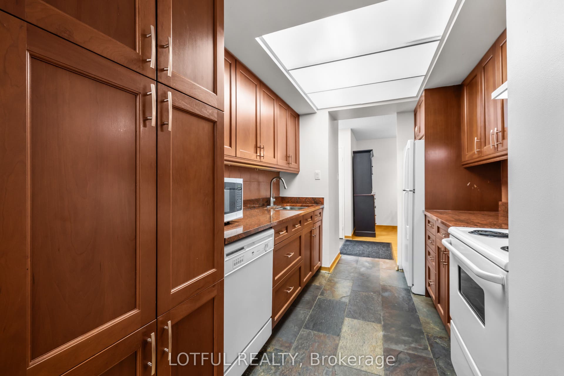 555 Brittany Drive, #104, Manor Park - Cardinal Glen And Area, Ottawa ON K1K 4C5 555 Brittany Drive, #104, Manor Park - Cardinal Glen And Area, Ottawa ON K1K 4C5