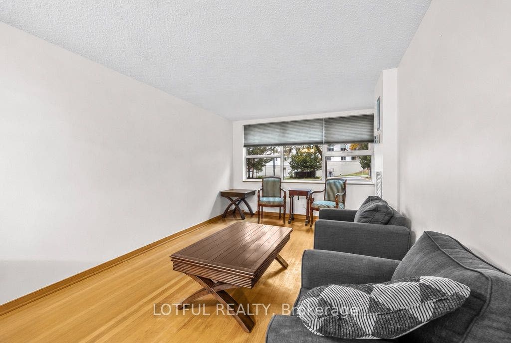 555 Brittany Drive, #104, Manor Park - Cardinal Glen And Area, Ottawa ON K1K 4C5 555 Brittany Drive, #104, Manor Park - Cardinal Glen And Area, Ottawa ON K1K 4C5