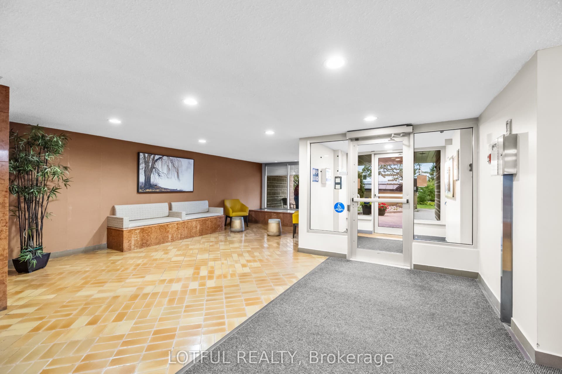 555 Brittany Drive, #104, Manor Park - Cardinal Glen And Area, Ottawa ON K1K 4C5 555 Brittany Drive, #104, Manor Park - Cardinal Glen And Area, Ottawa ON K1K 4C5