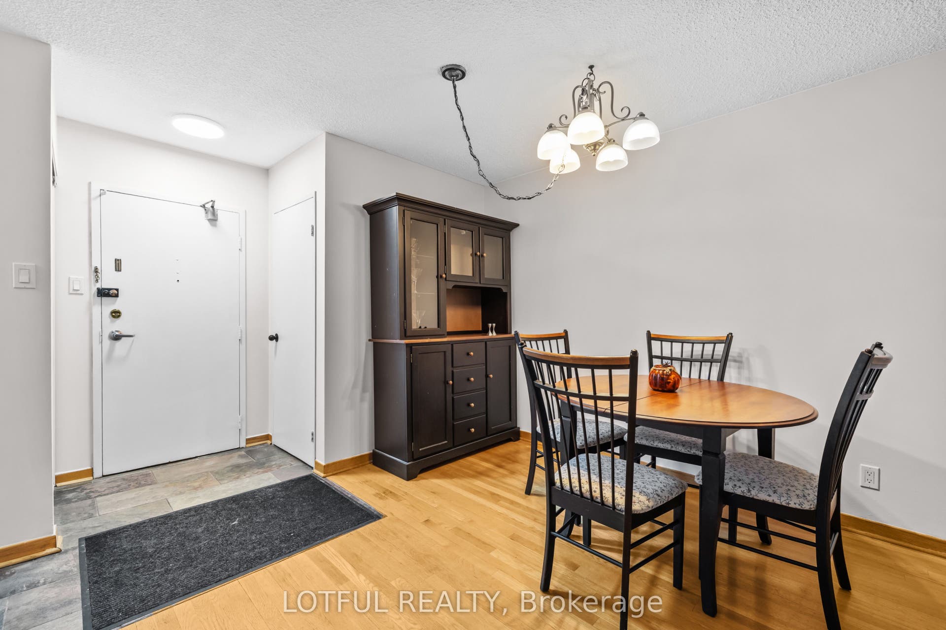 555 Brittany Drive, #104, Manor Park - Cardinal Glen And Area, Ottawa ON K1K 4C5 555 Brittany Drive, #104, Manor Park - Cardinal Glen And Area, Ottawa ON K1K 4C5