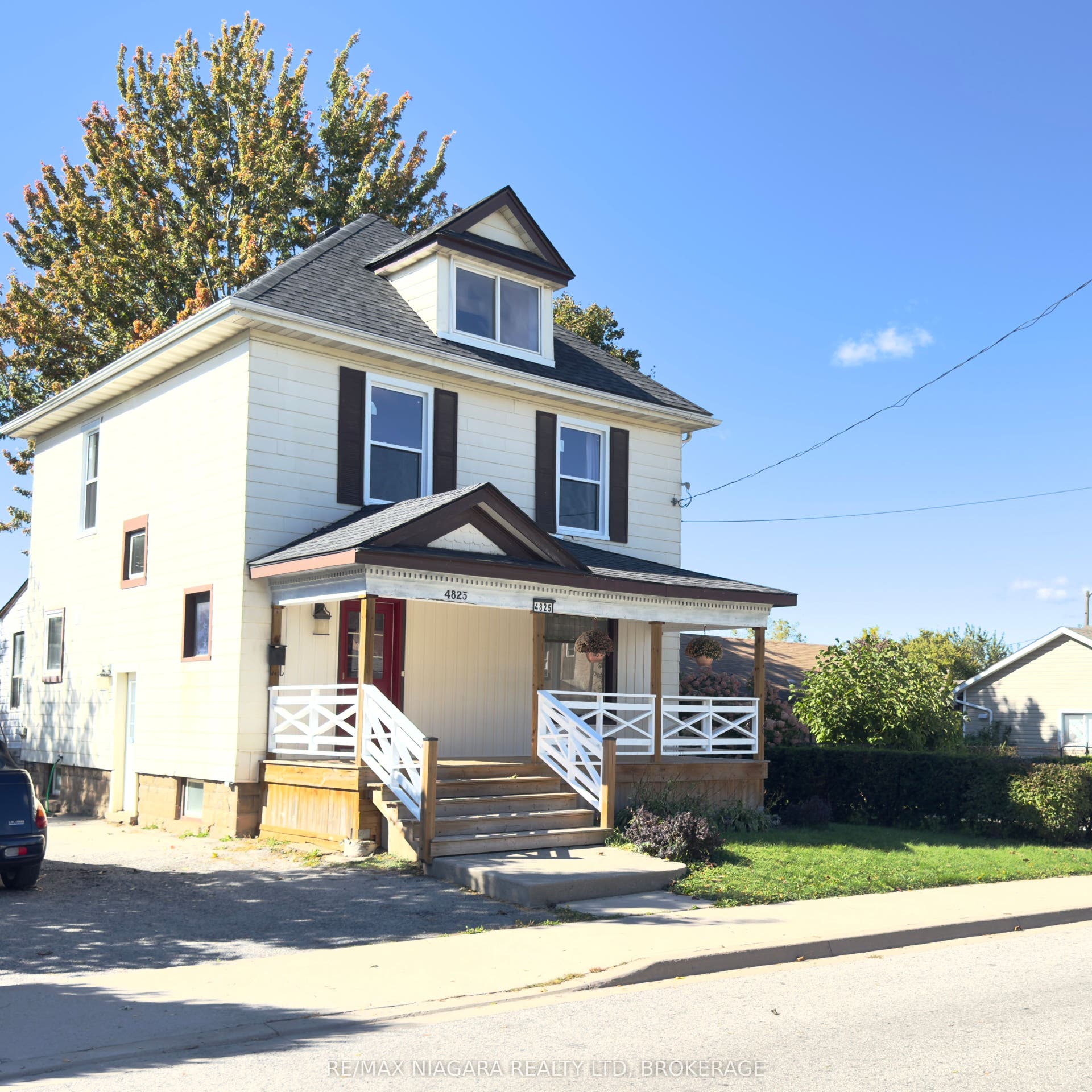 4825 Crysler Avenue, Niagara Falls, Niagara ON L2E 3W3