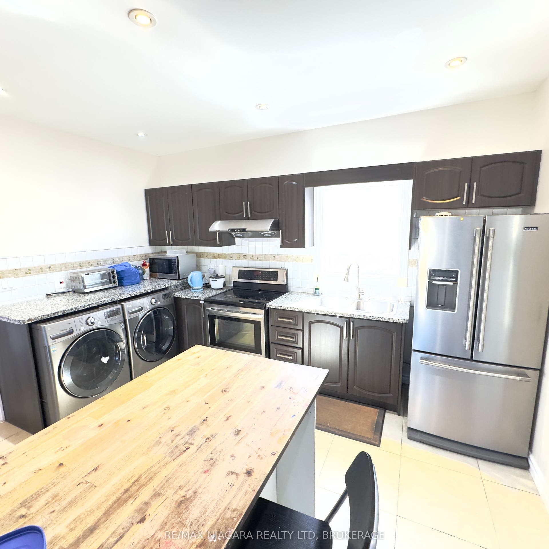 4825 Crysler Avenue, Niagara Falls, Niagara ON L2E 3W3